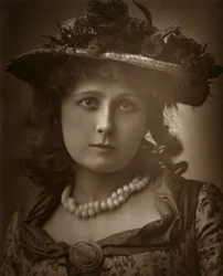 Helen Forsyth brit színésznő Sophiában, 1886
