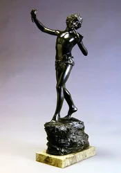 Serpenyő (patinás bronz és márvány)