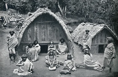Egy todai ház egy bennszülött faluban, Indiában, 1902