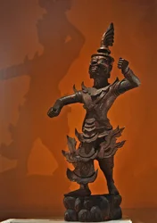 Álarcos táncos (fa)