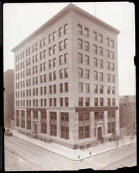 A Parke, Davis és Co. épületének külső nézete, Hudson és Vestry Streets, New York, 1910 (ezüst zselatinos nyomat)