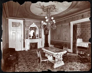 A Hoffman House Hotel privát nappalija, 1907 (ezüstzselatinos nyomat)