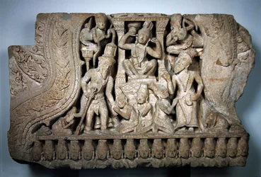 Parvatit és Shivát ábrázoló oromfal, Bayon stílusú, Preah Pithuból, Angkorból, 13. század eleje (homokkő)