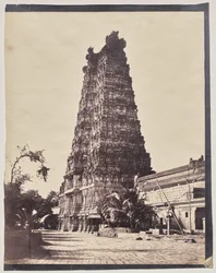 Nyugati átjáró (Gopuram) a Meenakshi Sundareshwar templomban, Madurai