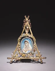 Háromszög alakú keret Alexandra Fedorovna cárnő arcképével, 1896-1908