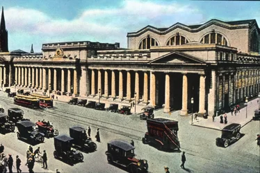 Amerikai Egyesült Államok, New York, Midtown Manhattan, Pennsylvania Station vagy Penn Station, 1910-ben nyitották meg. A kép dátuma: 1910 körül. Carl Simon Archívum