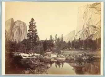 Le a völgyben, az El Capitan és a Cathedral Rocks