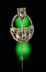 Gyűrűs bross, Ardagh Hoard, Reerasta, Limerick megye, viking kor (ezüst-aranyozott)