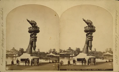 Kolosszális kéz és fáklya "Liberty" a Philadelphia Centennial Exhibition 1876-os kiállításán
