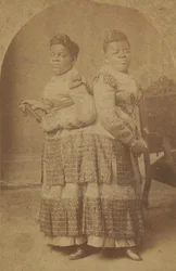Millie és Christine McCoy albumennyomata, 1880-1890.