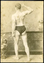Erősember portréja, 1890 körül