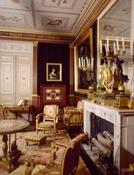 A látogatók szalonja és Hortense királynő bal oldali portréja, a Chateau de Malmaison in Rueil-Malmaison, Pierre-Francois-Leonard Fontaine és Charles Percier építészek, Franciaország