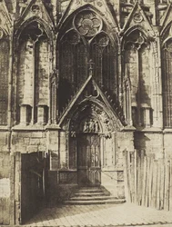A vörös ajtó, a párizsi Notre-Dame-székesegyház északi kapuja