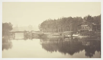Cím nélkül, c. 1850. [Híd és faház a Bois de Boulogne-ban, egy párizsi park].