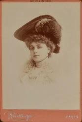 Elegáns nő kalapban - Charles Reutlinger