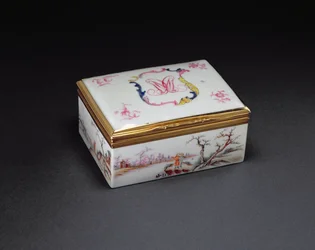 Egy monogramos tubákos doboz, Qianlong-korszak (1736-95) 1750 körül (porcelán)