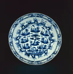 Kék-fehér edény sziklás szigetekkel és pavilonokkal festve, Wanli vagy Tianqi, 1600-25 (porcelán)