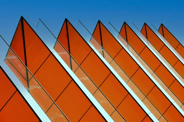 Narancssárga geometrikus homlokzat