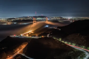 Golden Gate éjszakai köd