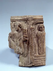 Kopt művészet: Lázár feltámadását ábrázoló elefántcsont tábla töredéke. Kr.u. 6. század. Párizs, Louvre Múzeum