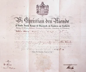 A dán IX. Christian által aláírt szabadalom, amely William Keswicket nevezi ki dán konzulnak Hongkongban, Kínában, 1880