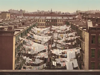 A Monday Washing, New York City, 1900-ban jelent meg.