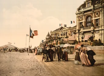 Promenade and Grand Salon, Trouville-sur-Mer, Franciaország, 1905 körül (színes fotó)