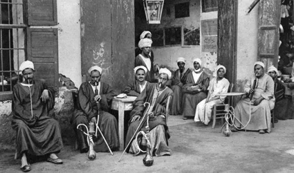 Arab kávézó Esnában, Luxortól délre, Egyiptom, 1922