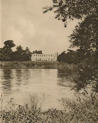 Fair Thames megmossa a nádas partokat – Syon House, 1935.