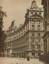 Salisbury House: Palatial Business Premises in the City, 1935.