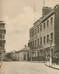 West End of Downing Street, No.10 és egy pillantás a külügyminisztériumba, 1935.