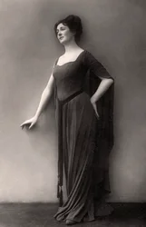 Miriam Clements brit színész és előadóművész, 1910.