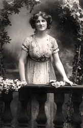 Nina Sevening, színésznő, 1900-as évek.
