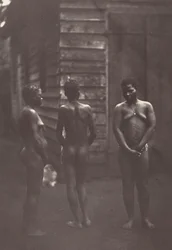 Három madagaszkári nő (30. tábla),1863 (fénykép)