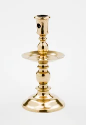 Heemskirk gyertyatartó, valószínűleg Hollandiában készült, 1590-1640 körül (sárgaréz)