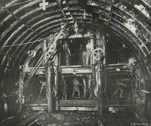 Az alagút vezetése a Waterloo és a városi vasút felé, c1897