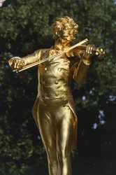 Zenész szobra, Johann Strauss szobor, Bécs, Ausztria