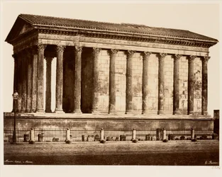 Maison Carrée Nîmes-ben