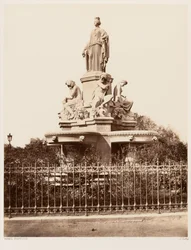 Nîmes, szökőkút