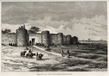 Tiong-Gi városa (Tiong Gi, Mali), erődítményeivel és agyagtornyaival. Riou metszete Louis Gustave Binger kapitány (1856-1936) „"Nigertől a Guineai-öbölig" című történetének illusztrálására, 1887-1889-ben, a Le tour du monde, új folyóiratban