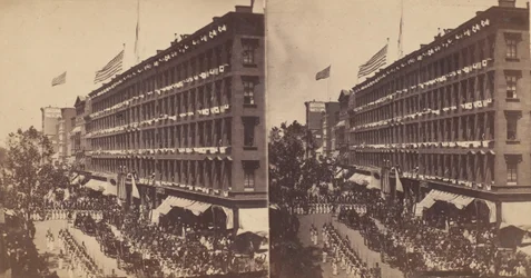 A nagykövetség hagyja el a Fővárost a Városháza felé, 1860.