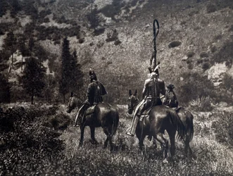 Az Apsaroke törzs amerikai indiánjai a Black Canyonban, Egyesült Államok