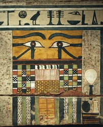 Panelrészlet apotróp szemekkel a csukott ajtó fölött, az alvilágba való átmenetet szimbolizálva, az Irinimenpu szarkofágjából