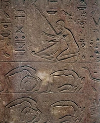 Ünnepségek hárfással és akrobatákkal, dombormű, Hatsepszut Vörös Kápolnája, a karnaki múzeumban kiállított rekonstrukció, Egyiptomi civilizáció, Újbirodalom, XVIII. dinasztia.