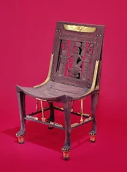 Szék Tutanhamon sírjából (kb. i. e. 1370-1352), amely évmilliók szellemét ábrázolja, Újbirodalom