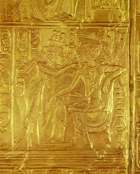 Részlet az Arany-szentélyből, Tutanhamon sírjából (Kr. e. 1370-1352) Új Királyság (annyal bevont gessóval bevont fa)