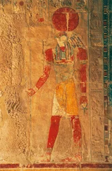 Relief Ra Horakhtyval, Hatsepszut halotti temploma, Deir el-Bahari, thébai nekropolisz (UNESCO Világörökségi lista)