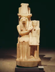 Sobek egy Ankh-ot ajánl Amenhoteop III-nak (i.e. 1417-1379 körül) Új Királyság (alabástrom)