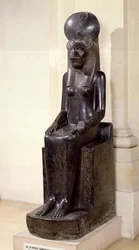 A leonfejű Szahmet istennő szobra, a karnaki Mut-templomból, Újbirodalom, kb. i. e. 1391-1353