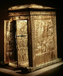 Tutankhamon aranyszentélye (Kr. e. 1370-52) Új Királyság (annyal bevont gessóval bevont fa)